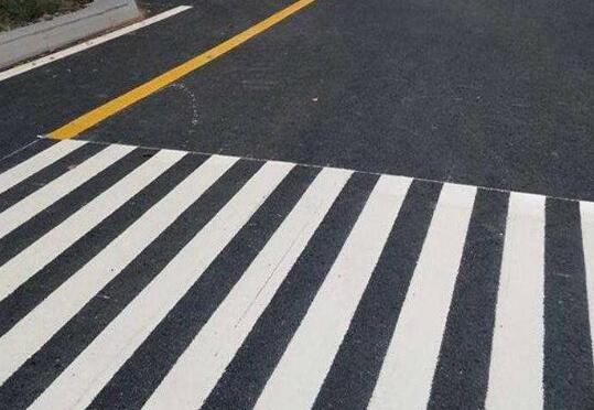 道路劃線，道路標線是怎么畫出來的？