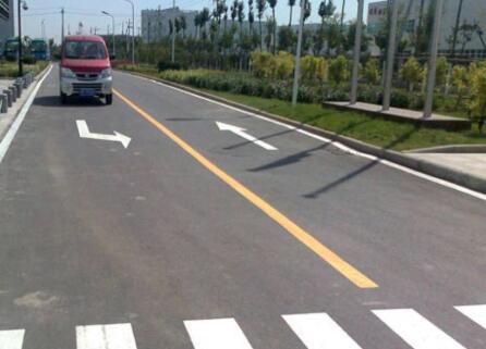 道路劃線的六大優勢是哪些，蘇州道路劃線廠商對劃線的施工要求？