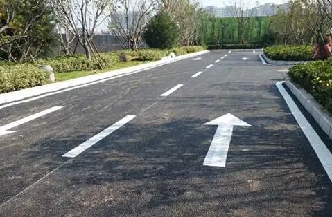 蘇州道路劃線的兩種類型：冷噴劃線和熱熔劃線？