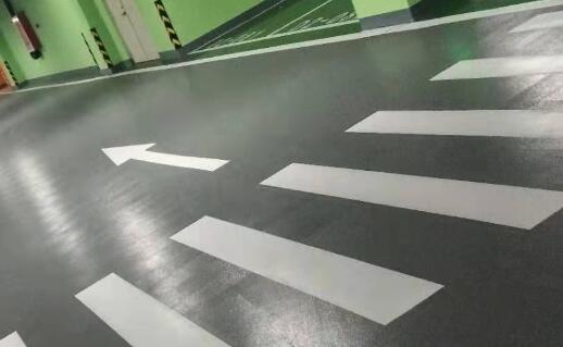 南通停車場(chǎng)進(jìn)行劃線施工需要多少錢一平方？