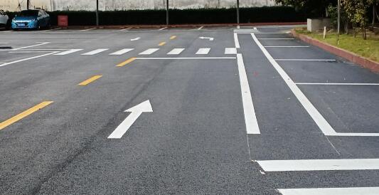 蘇州廠區劃線解讀，100個小車位需要多少桶油漆？