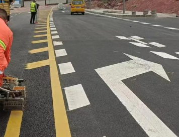 蘇州道路劃線施工，城市交通的無(wú)聲引導(dǎo)者