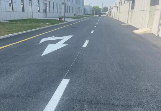 蘇州廠區(qū)劃線認(rèn)準(zhǔn)專業(yè)團(tuán)隊,施工周期短,標(biāo)線耐磨抗造 蘇州廠區(qū)劃線認(rèn)準(zhǔn)專業(yè)團(tuán)隊,施工周期短,標(biāo)線耐磨抗造