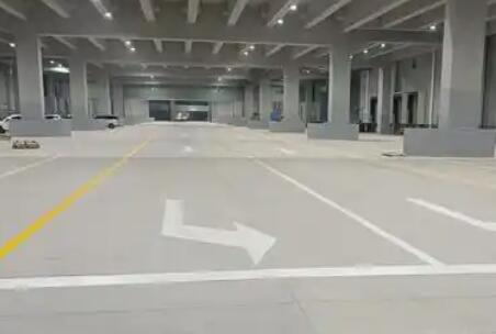 蘇州專業(yè)廠區(qū)路面劃線,打造安全高效通行環(huán)境 蘇州專業(yè)廠區(qū)路面劃線,打造安全高效通行環(huán)境